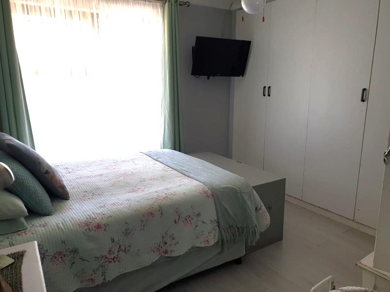 2 Bedroom Property for Sale in Gordons Bay Western Cape